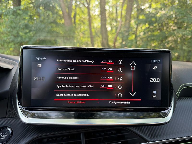 Peugeot 2008 (2020) GT LINE,130 koní, Automat 8st. - fotka 14 z 23