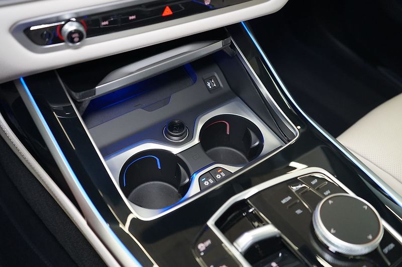BMW X7 M60i xDrive, Masáž, Skylounge - fotka 40 z 50