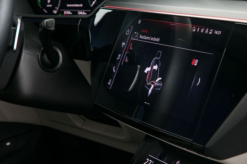 Audi e-tron 55 300kW Ventilace Matrix 360 - fotka 39 z 48