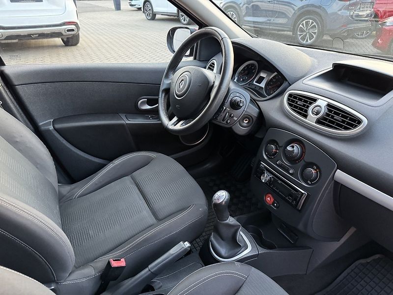 Renault Clio (2009) 1.2i 55kW Klima Výhřev Sedadel - fotka 13 z 46