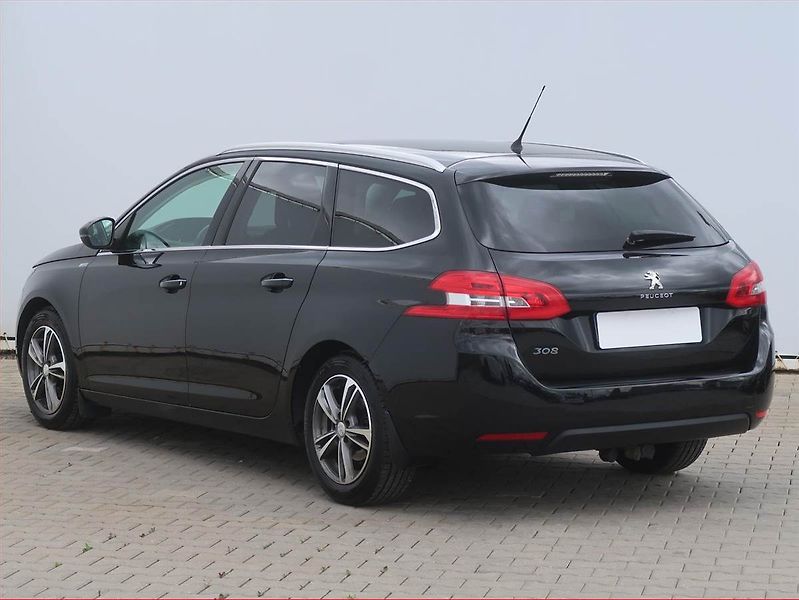 Peugeot 308 (2016) 1.2 e-THP, Serv.kniha - fotka 4 z 17