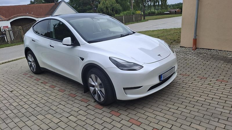 Tesla Model Y Long range dual motor EAP TZ - fotka 1 z 10
