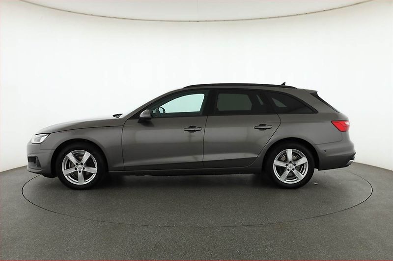 Audi A4 (2021) 35 TDI, Automat, Navi - fotka 3 z 16