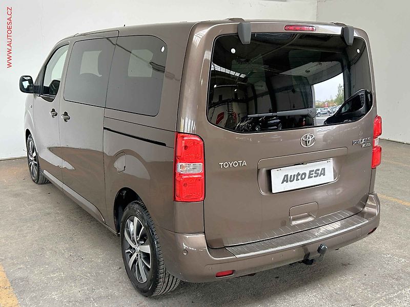 Toyota ProAce Verso (2019) 2.0HDi L2 8míst, ČR, Family - fotka 6 z 15