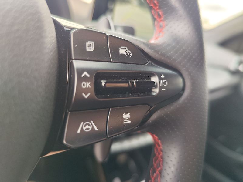 Hyundai i30 1.5 T-GDI/103kW N-Line DCT - fotka 30 z 36