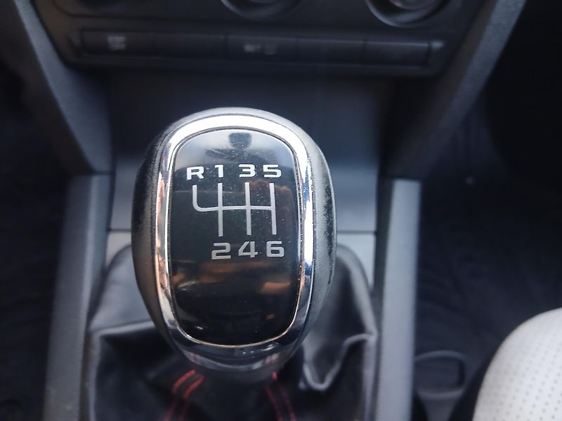 Škoda Octavia 2.0 TFSi RS - fotka 23 z 33
