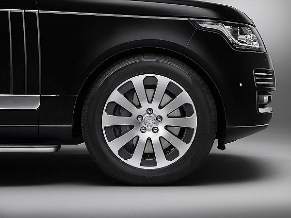 Range Rover Sentinel.
