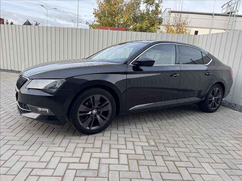 Škoda Superb 1,6 TDI Navi TZ park. kamera - fotka 3 z 50