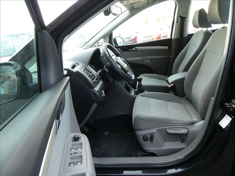 Seat Alhambra 2,0 TDi 103kW 7.míst, serviska - fotka 12 z 39
