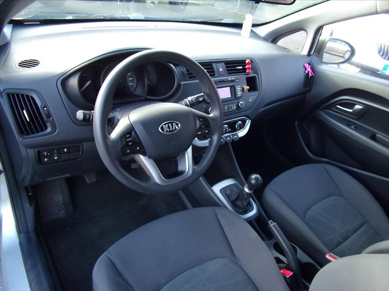 Kia Rio 1,3 CVVT - fotka 16 z 26
