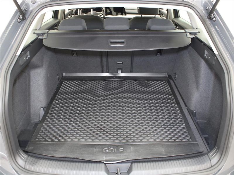Volkswagen Golf 1,0 TSi DSG Life Var.54tkm.ČR - fotka 21 z 22
