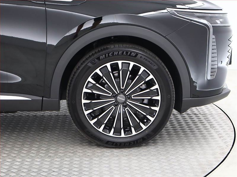 Omoda 9 (2026) SHS 1.5 PHEV - fotka 13 z 28