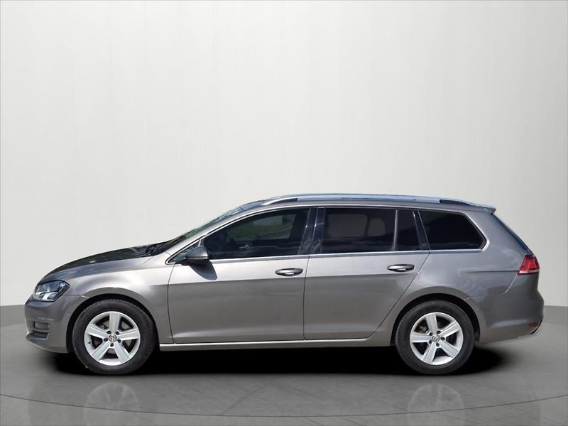 Volkswagen Golf 1,6 TDi 81 Kw Highline kůže - fotka 4 z 22