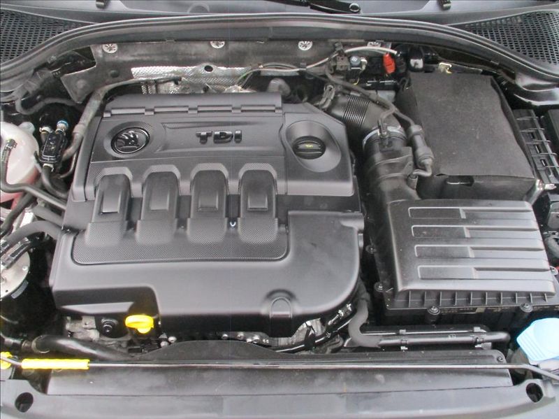 Škoda Octavia 2,0 TDI, Style,DSG,ZAMLUVENO, - fotka 36 z 47