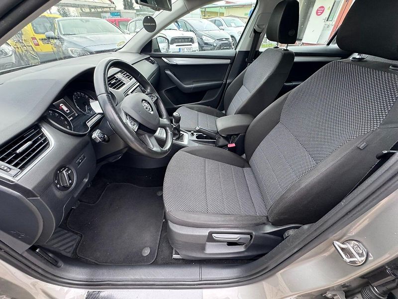Škoda Octavia (2014) 1,6 TDI 77 KW STK - fotka 19 z 49