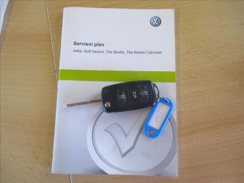 Volkswagen Jetta 1,6 TDI,klima,servis,1.maj,CZ, - fotka 18 z 27