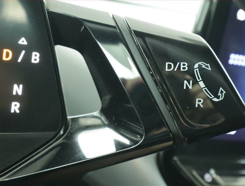 Volkswagen ID.5 (2023) Pro Perf. (82 kWh), SoH 93% - fotka 13 z 23