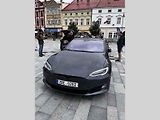 Sraz elektromobilů na náměstí ve Valašském Meziříčí, 5. srpna 2023.