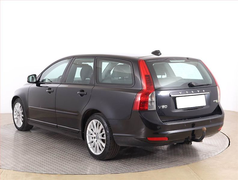 Volvo V50 (2011) D2, Tempomat, Park. senzory - fotka 4 z 16