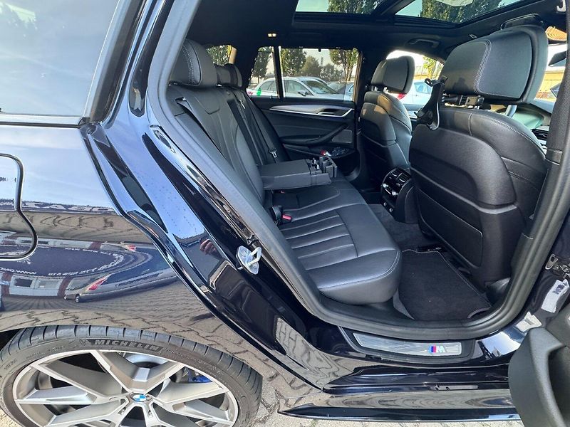BMW Řada 5 (2018) 540i G31 3,0 250KW MPACKET 4X4 - fotka 39 z 50