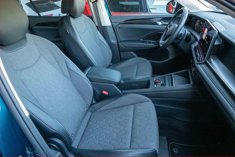 Volkswagen Tayron (2025) 1.5 eTSI - fotka 9 z 25