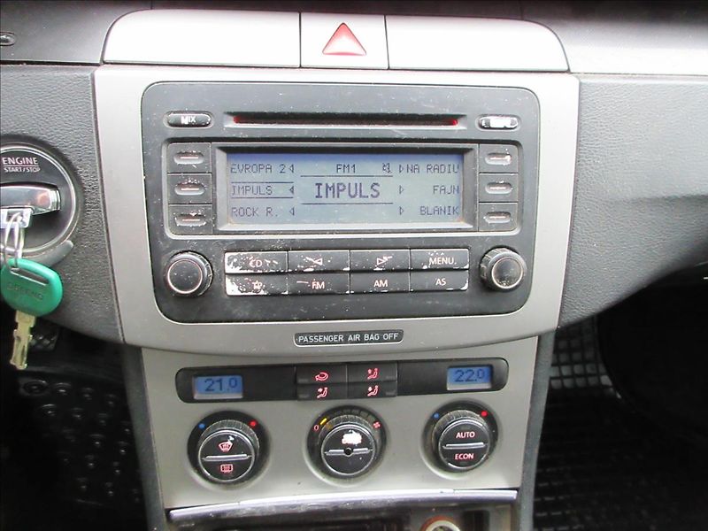 Volkswagen Passat 2,0 TDi, 103 Kw, Vada Turba, N - fotka 18 z 21