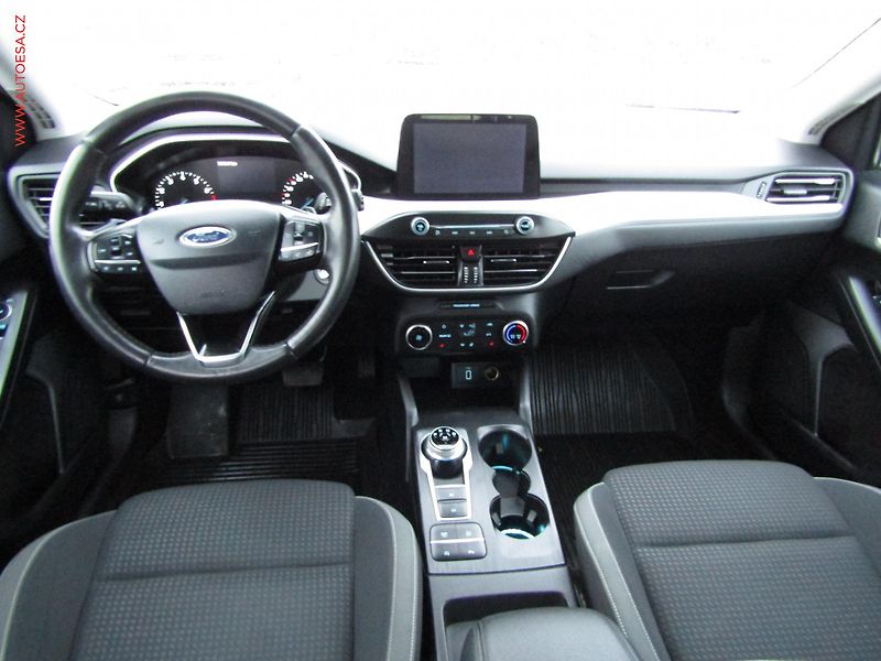 Ford Focus (2019) 1.0 EB, 1.maj,ČR, AT, navi - fotka 8 z 21