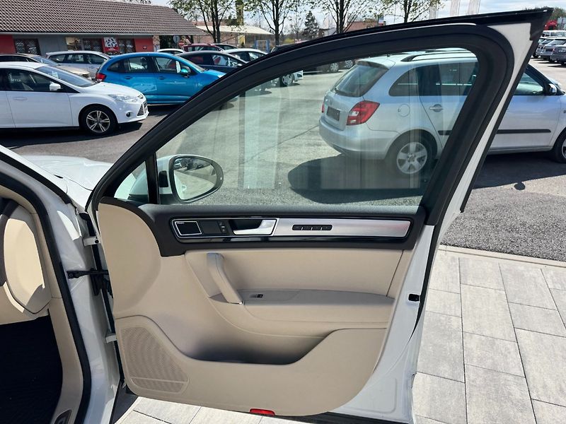Volkswagen Touareg (2015) 3,0 TDI  193 KW Rline - fotka 28 z 35