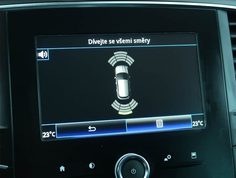 Renault Mégane (2019) Zen 1.3 TCe, ČR,1.maj - fotka 17 z 18