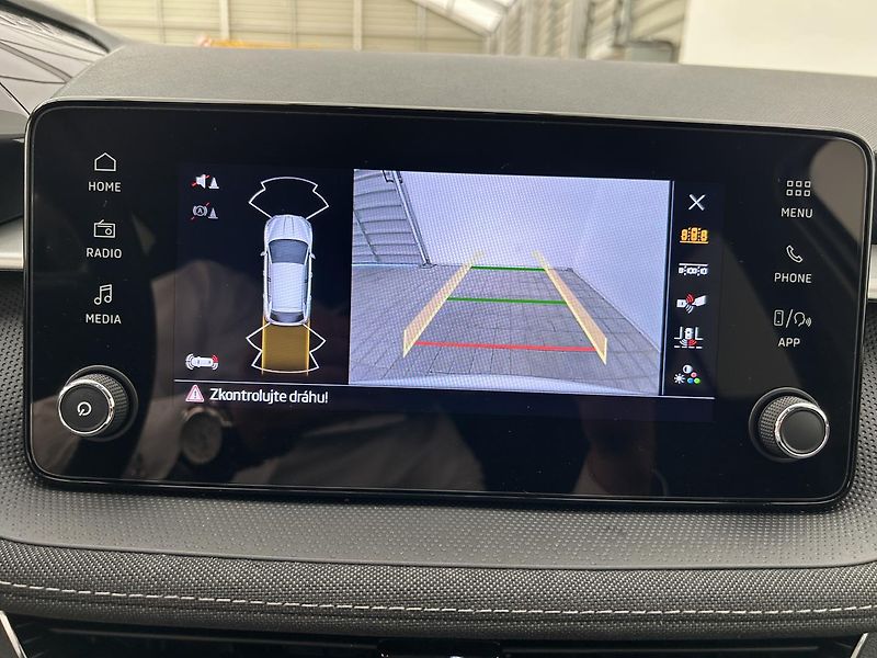 Škoda Fabia 1.0 TSI Top selection - fotka 15 z 24