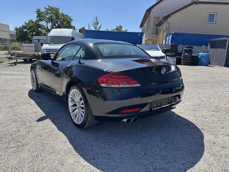 BMW Z4 (2009) 3.0i 190kw Kabrio REZERVACE - fotka 13 z 28