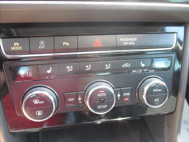Seat Leon 1,5 TSI FR, digiklima,servis, - fotka 28 z 50