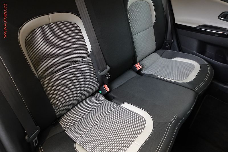 Kia Ceed (2016) 1.6CRDi, Navi, AC - fotka 12 z 23