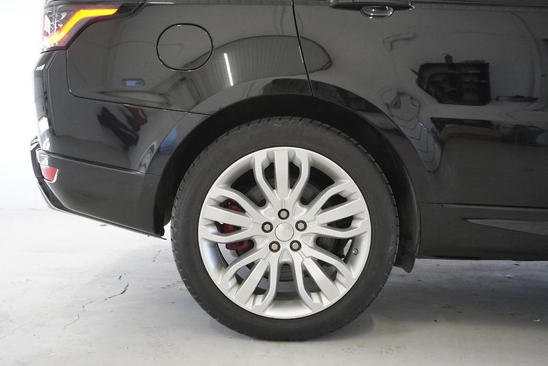 Land Rover Range Rover Sport SPORT 3,0I P400 AUT. 4WD - fotka 17 z 48