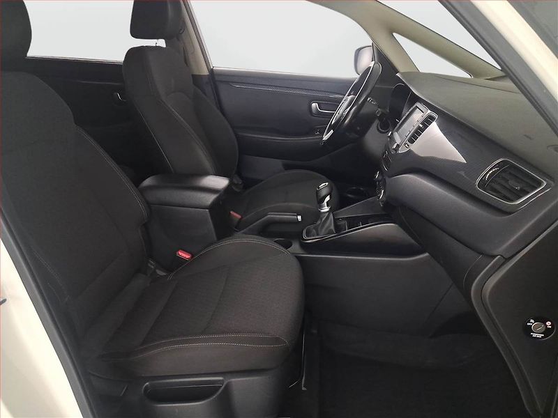 Kia Carens (2017) 1.6 GDI, Navi, Vyhř. sedaček - fotka 9 z 16