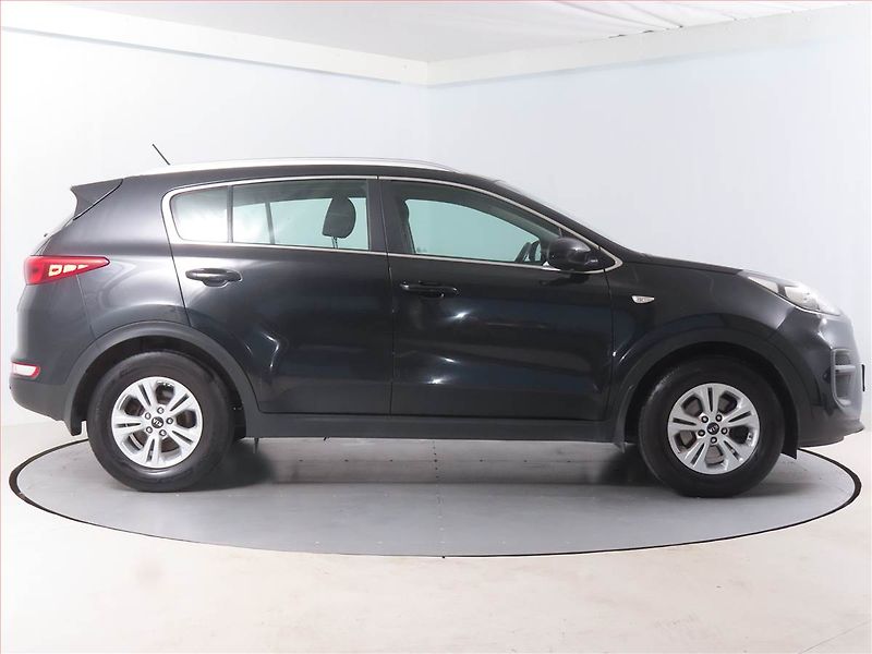 Kia Sportage (2020) Top 1.6 CRDi, Serv.kniha, Navi - fotka 6 z 14