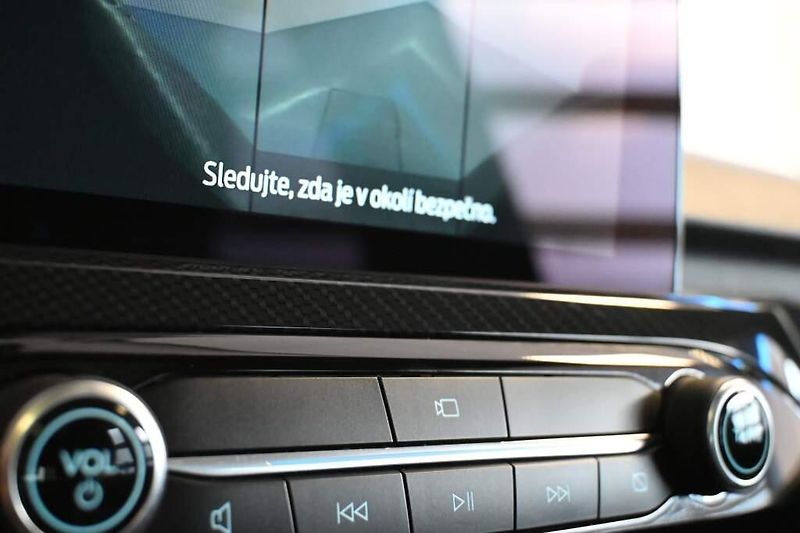 Ford Kuga (2021) 1.5 ST-LINE X LED ACC Tažné BO - fotka 35 z 44