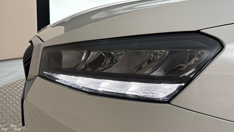 Škoda Fabia 1.0 TSI Style - fotka 18 z 23