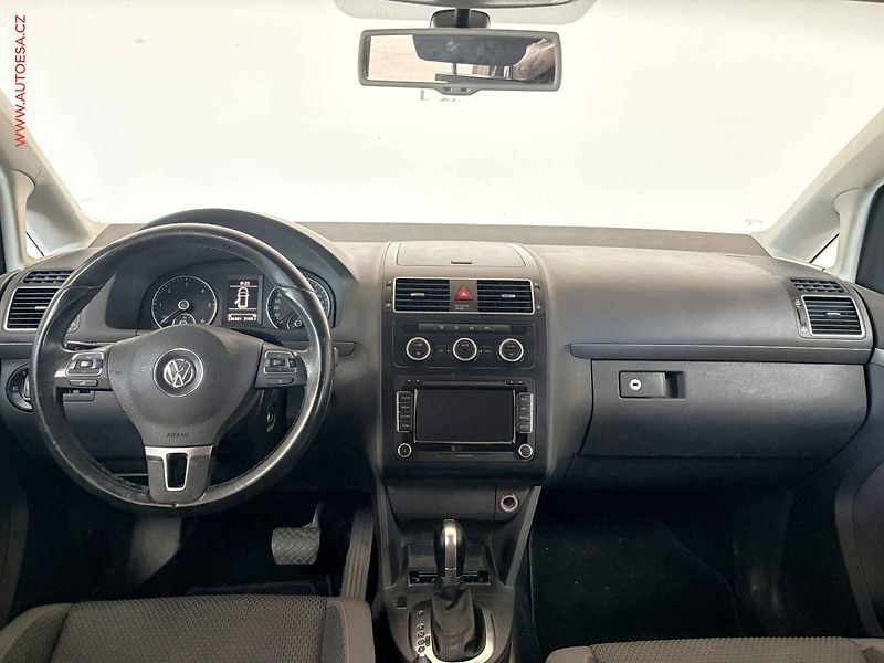Volkswagen Touran (2014) 2.0 TDi, Comfortline, DSG - fotka 8 z 16