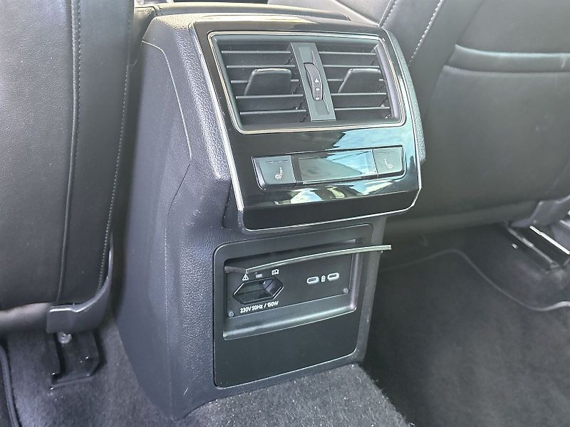 Škoda Superb (2023) Combi 2.0 TDI 4x4 DSG L&K - fotka 28 z 33