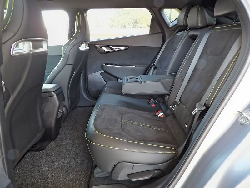 Kia EV6 GT 4x4 430kW 77,4kWh SoH 95,5% - fotka 21 z 28