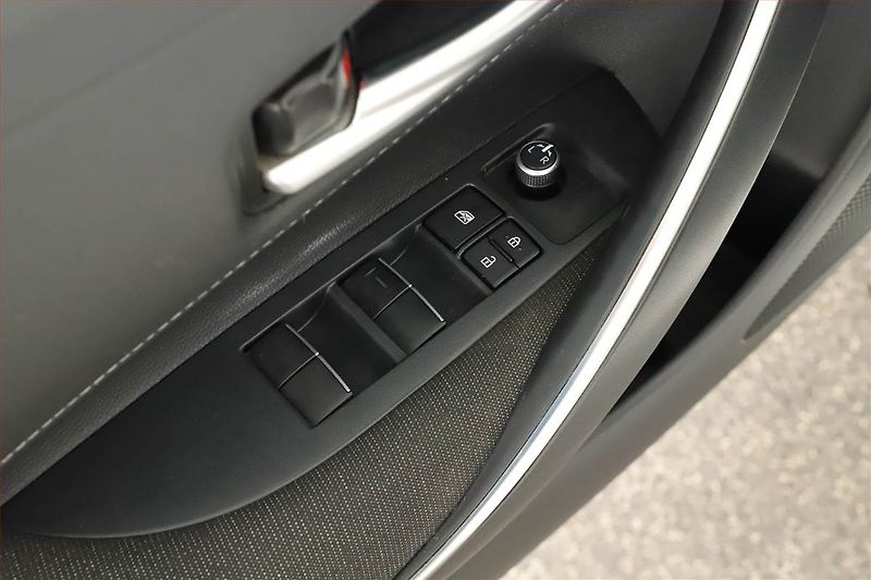 Toyota Corolla (2023) Comfort 1.8 Hybrid, Automat - fotka 16 z 18