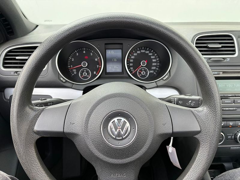 Volkswagen Golf 1.4TSI, 90kW, Kabrio - fotka 12 z 31
