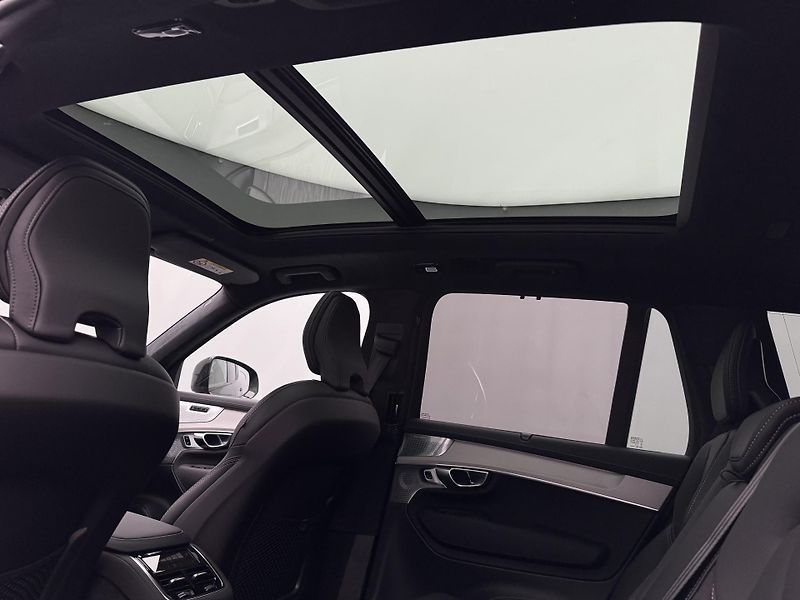Volvo XC90 (2026) B5 AWD AUT BLACK EDITION ULTRA - fotka 19 z 27