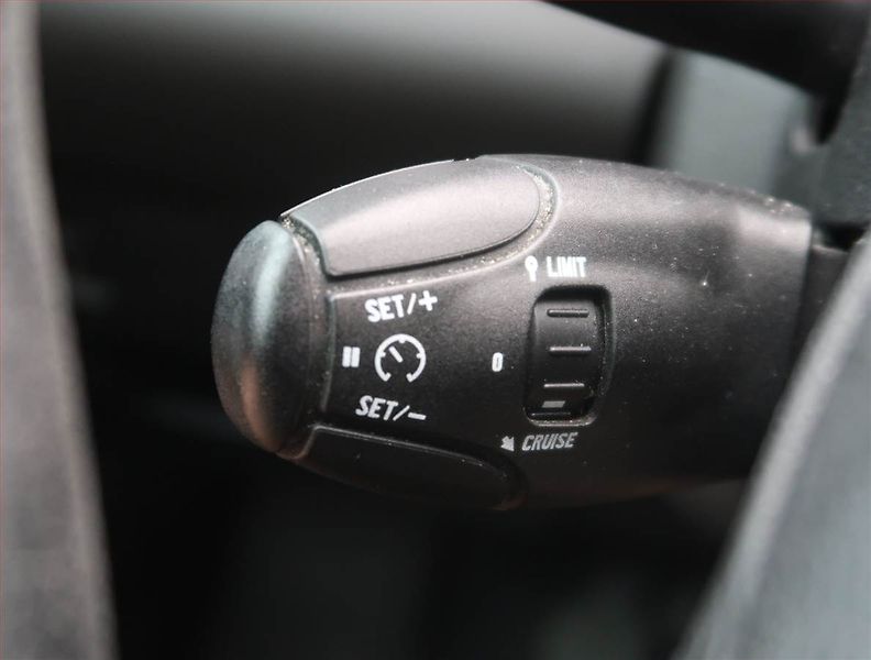 Peugeot 308 (2010) 1.6 HDi, Serv.kniha, nová STK - fotka 14 z 17
