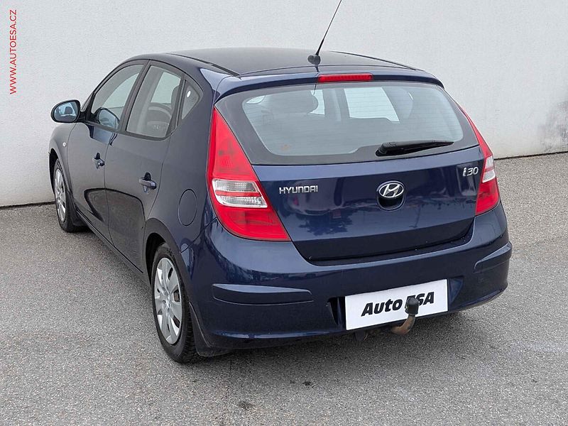 Hyundai i30 (2007) 1.4i, ČR, AC, tažné - fotka 6 z 12