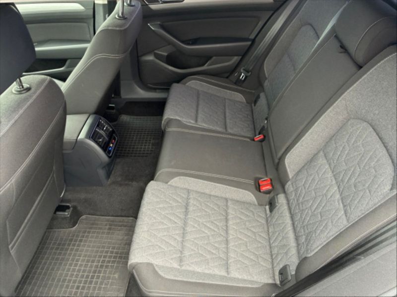 Volkswagen Passat 2,0 TDI 110 Business DSG - fotka 7 z 11