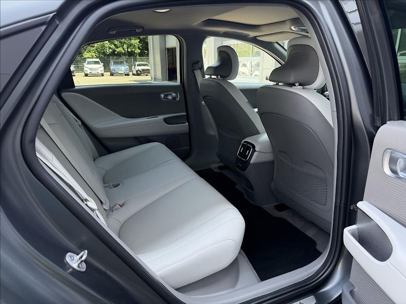 Hyundai Ioniq 6 Power 77kWh 4x4  Premium PNRM - fotka 13 z 25