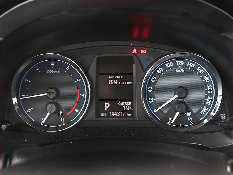 Toyota Corolla (2014) 1.6 Valvematic, Automat, ČR - fotka 10 z 15