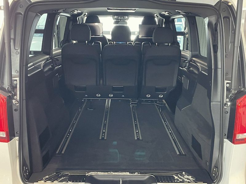 Mercedes-Benz Třídy V (2023) 300D L Exclusive AMG 4Matic 7m - fotka 24 z 24